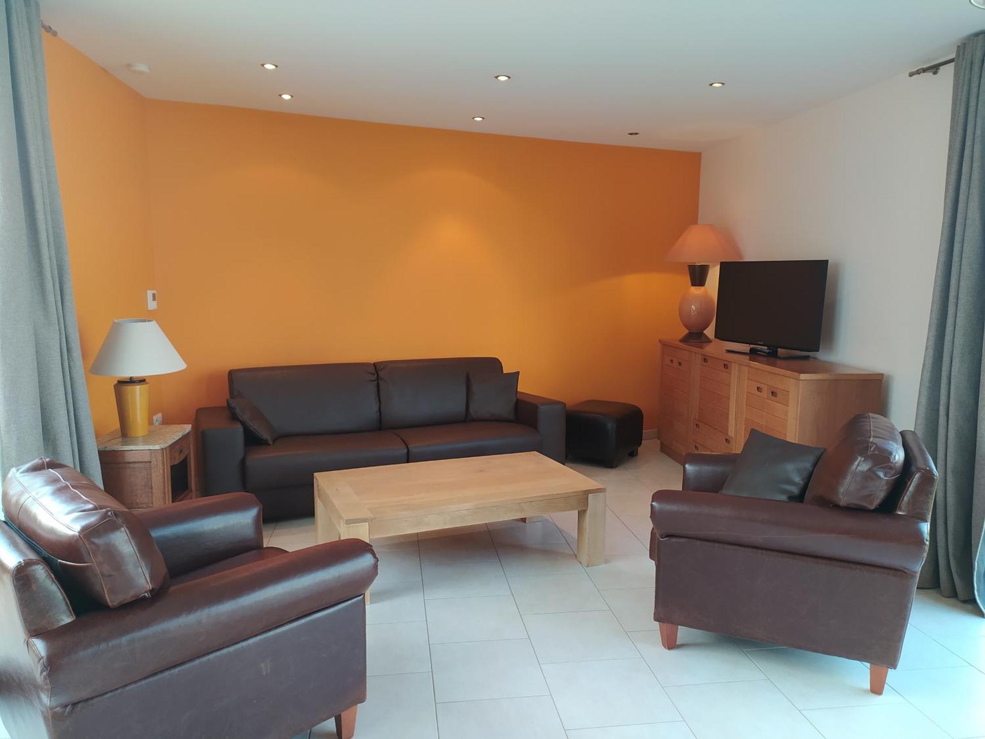 Gites Arromanches: Beachfront Retreat near Bayeux Asnelles Exterior photo